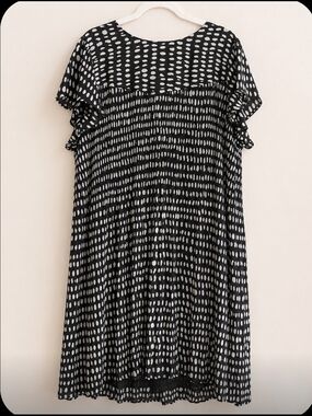 Penningtons Black and White Printed Flutter-Sleeve Dress